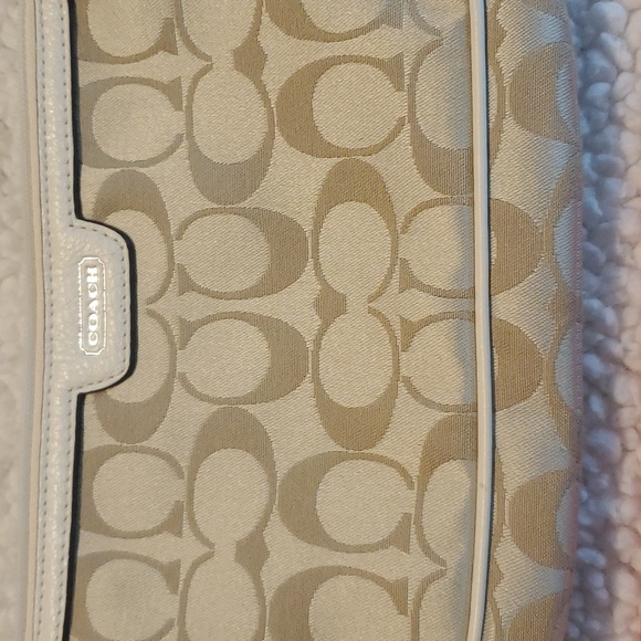 Coach Handbags - Coach Wristlet